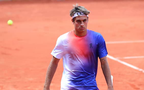 Coboli was eliminated in the round of 16 of the ATP Hamburg event: Zhang won 6-1, 7-6. emphasize