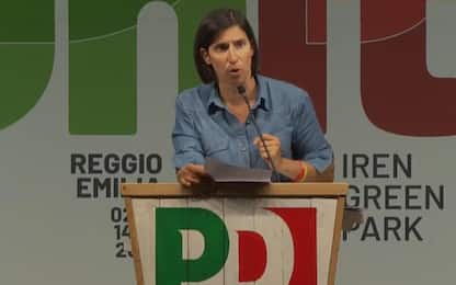 La segretaria del Pd Elly Schlein alla festa nazionale dell'Unità, in corso a Reggio Emilia. +++ Frame da diretta Facebook / Elly Schlein +++ USARE SOLO PER ILLUSTRARE OGGI LA NOTIZIA INDICATA NEL TITOLO - NON ARCHIVIARE FOTO NON IN VENDITA - DA USARE SOLO PER FINI GIORNALISTICI - NPK+++