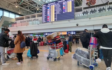 All'aeroporto di Fiumicino proseguono le partenze e gli arrivi per le festivita', Fiumicino, 24 dicembre 2022. ANSA/TELENEWS