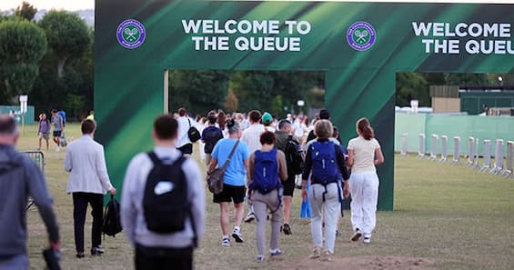 https://static.sky.it/editorialimages/0ddf12c4f504cf65a9cb78783949763b1afeceab/skysport/it/tennis/video/2025/07/07/wimbledon-the-queue-coda-tifosi-video/og_ipa_wimbledon_queue_coda.jpg?im=Resize,width=565