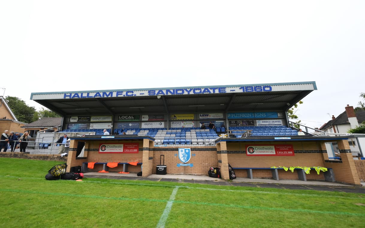 Sandygate Road, lo stadio più vecchio del mondo è anche il più storto ...