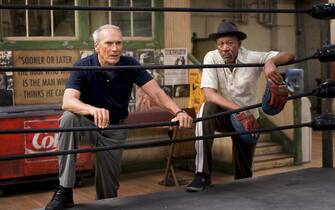CLINT EASTWOOD as Frankie and MORGAN FREEMAN as Scrap in Warner Bros. Pictures  drama  Million Dollar Baby.   The Malpaso production also stars Hilary Swank.
PHOTOGRAPHS TO BE USED SOLELY FOR ADVERTISING, PROMOTION, PUBLICITY OR REVIEWS OF THIS SPECIFIC MOTION PICTURE AND TO REMAIN THE PROPERTY OF THE STUDIO. NOT FOR SALE OR REDISTRIBUTION.