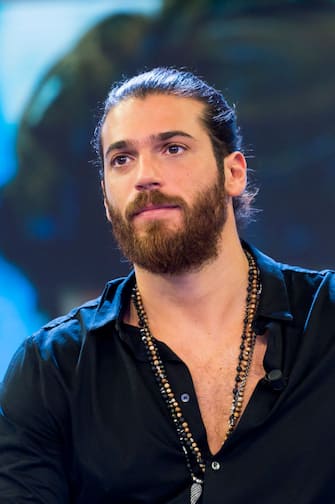 MADRID, SPAIN - NOVEMBER 26: Turkish actor Can Yaman attends 'Volverte a ver' photocall on November 26, 2019 in Madrid, Spain. (Photo by Juan Naharro Gimenez/Getty Images)