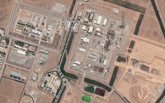 Iran, reattore nucleare Arak attaccato da Israele: a cosa serve