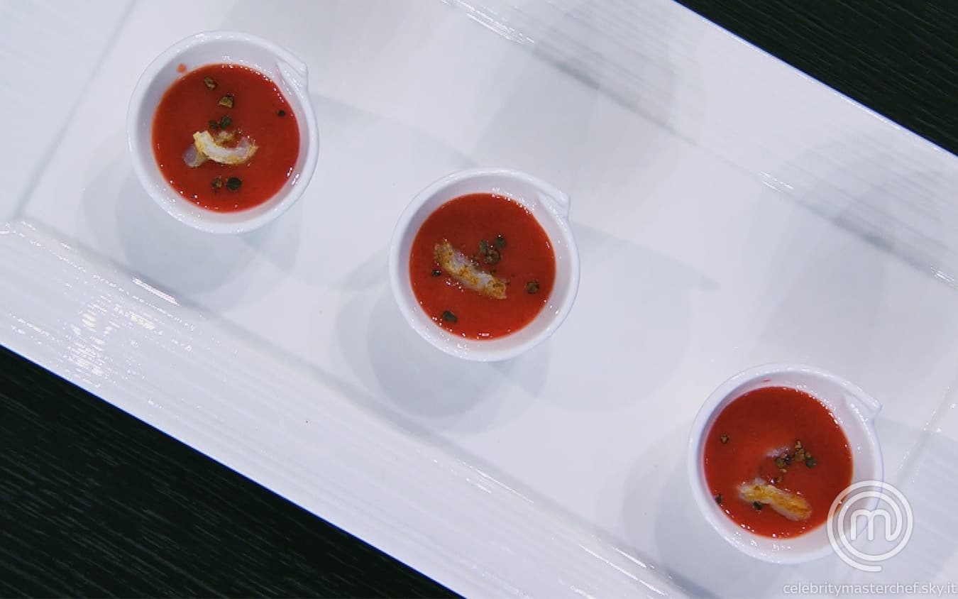 Gazpacho ai frutti rossi con trippa di baccalà