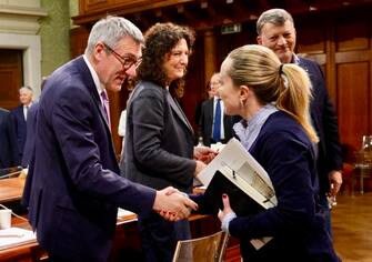 La premier Giorgia Meloni con il segretario generale della Cigl Maurizio Landini in occasione dell'incontro con sindacati sul Dl Lavoro a Palazzo Chigi, Roma, 30 aprile 2023. ANSA/FILIPPO ATTILI - US Palazzo Chigi + UFFICIO STAMPA, PRESS OFFICE, HANDOUT PHOTO, NO SALES, EDITORIAL USE ONLY + NPK