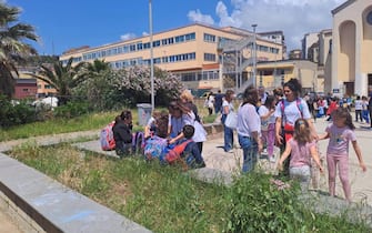 Campi Flegrei, gente in strada