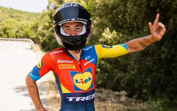 https://static.sky.it/editorialimages/0ee1902a60e52671ffe6dfc0ce5ced38f3a09a1d/skysport/it/ciclismo/2025/06/24/aleix-espargaro-motogp-ciclismo-giro-d-austria/espargaro_ciclismo_debutto_instagram.jpg?im=Resize,width=565