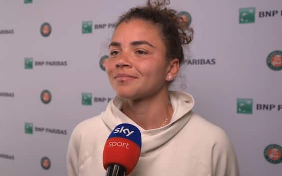 https://static.sky.it/editorialimages/0ee8987ed8188cd6c3286df2ee27be217c53363c/skysport/it/tennis/video/2025/05/23/paolini-roland-garros-intervista-video/paolini_screen_2.jpg?im=Resize,width=565