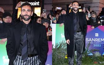 13 sanremo_2023_arrivi_green_carpet_marco_mengoni_getty - 1