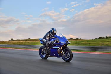 Supersportive - Yamaha R9