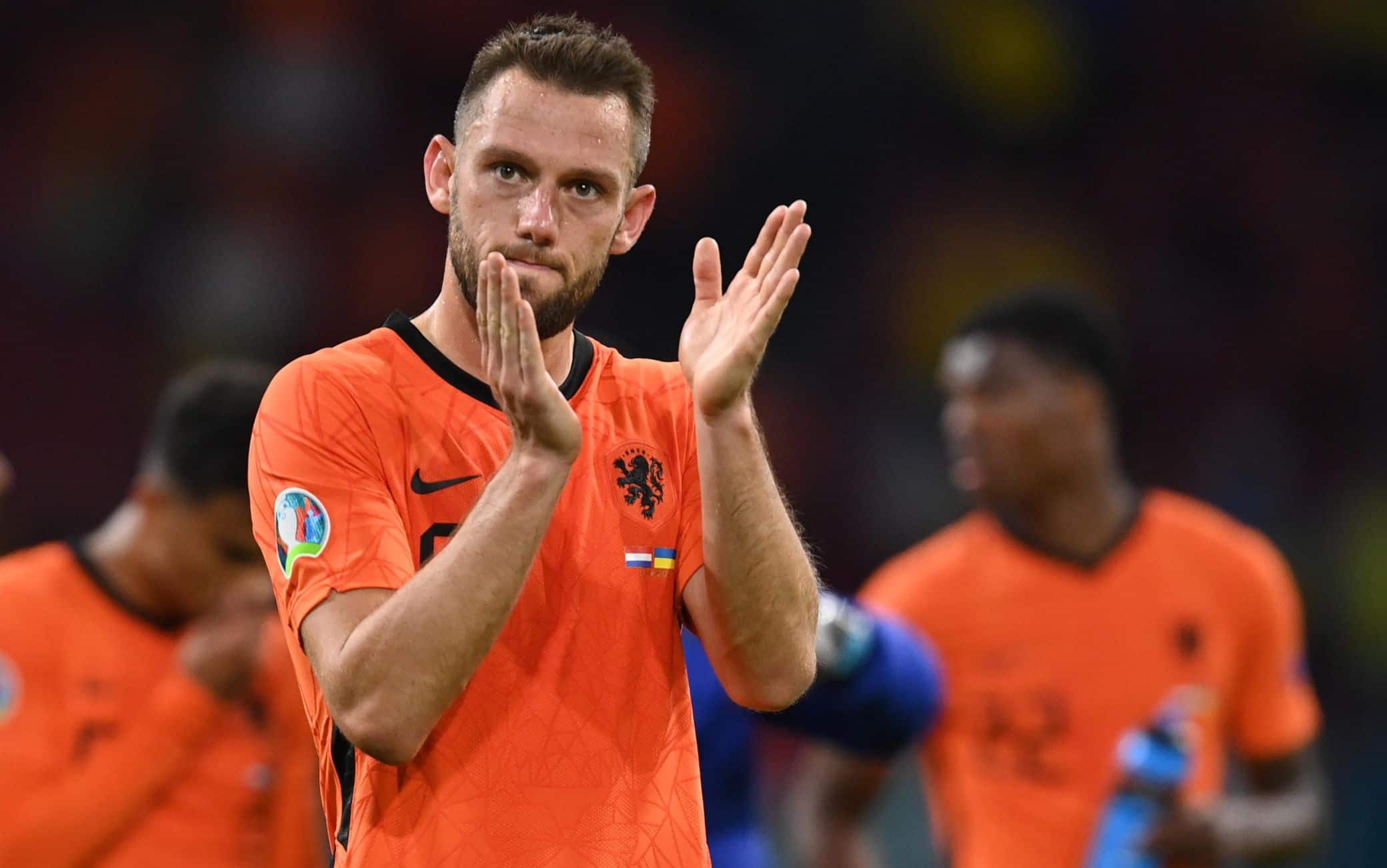 دي فريج ينفي رغبته في الانتقال إلى الدوري الإنجليزي الممتاز ويؤكد: إيطاليا بيتي