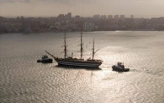 Amerigo Vespucci arrivo dell'Amerigo Vespucci a Taranto (credit: Andrea Modica)