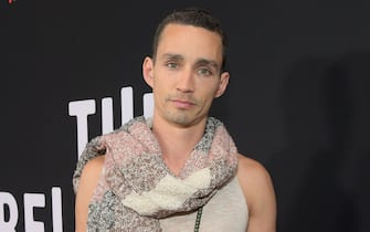 Robert Sheehan