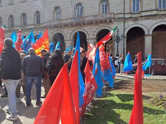 Presidio a Perugia per lo sciopero per la sicurezza sul lavoro, 11 aprile 2024. ANSA/ CLAUDIO SEBASTIANI