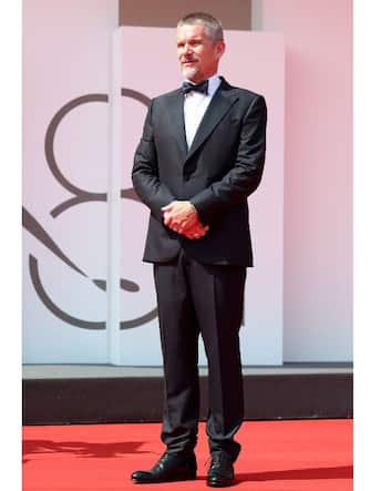 01-ethan-hawke-red-carpet-venezia-2024-look-getty - 1