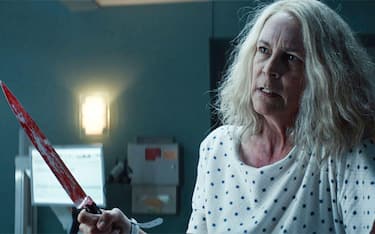 USA.  Jamie Lee Curtis  in a scene from the (C)Universal Pictures new film : Halloween Kills (2021). Plot: The saga of Michael Myers and Laurie Strode continues in the next thrilling chapter of the Halloween series.Ref: LMK110-J7375-240921Supplied by LMKMEDIA. Editorial Only.Landmark Media is not the copyright owner of these Film or TV stills but provides a service only for recognised Media outlets. pictures@lmkmedia.com