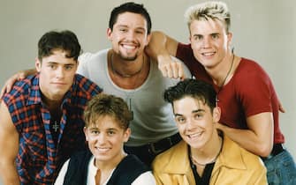 London.UK. Take That music group in 1992: Top: Jason Orange, Howard Donald, Gary Barlow. Front: Mark Owen and Robbie Williams in a (C) RCA publicity photo
Ref:LMK106-SLIB061221-001
Supplied by LMKMEDIA. Editorial Only. Landmark Media is not the copyright owner of these Film or TV stills but provides a service only for recognised Media outlets. pictures@lmkmedia.com