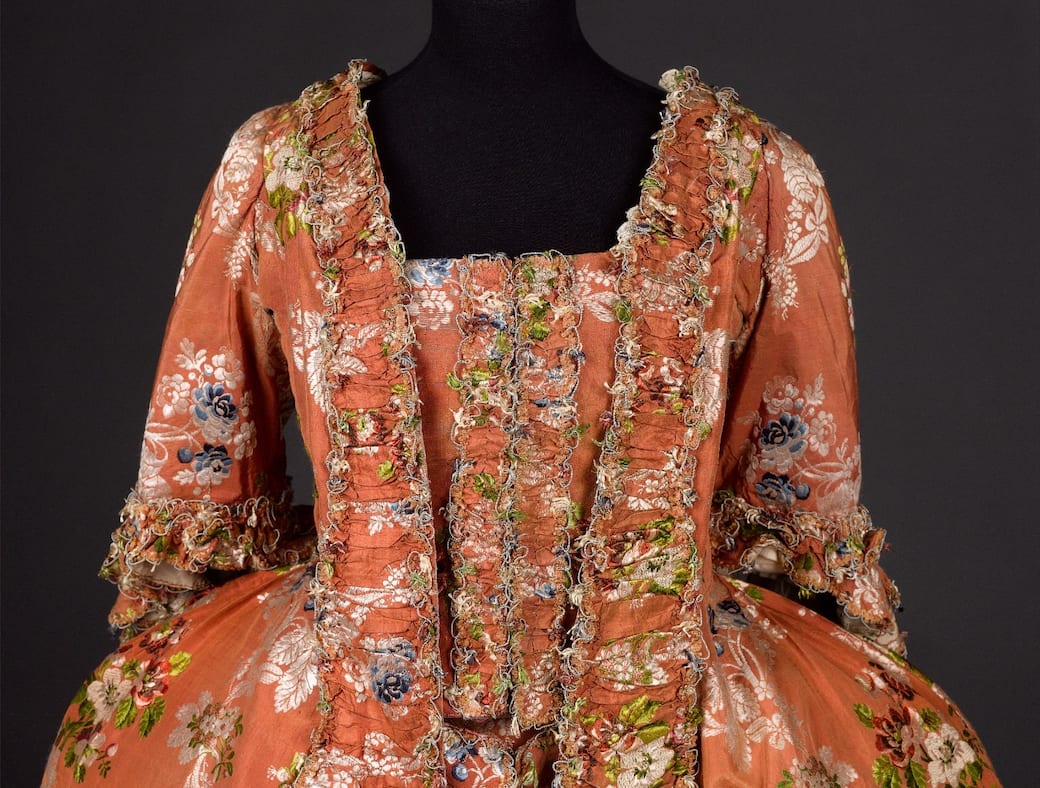 French-style_dress_circa_1755-65_©_Palais_Galliera_Paris_Musées.jpeg