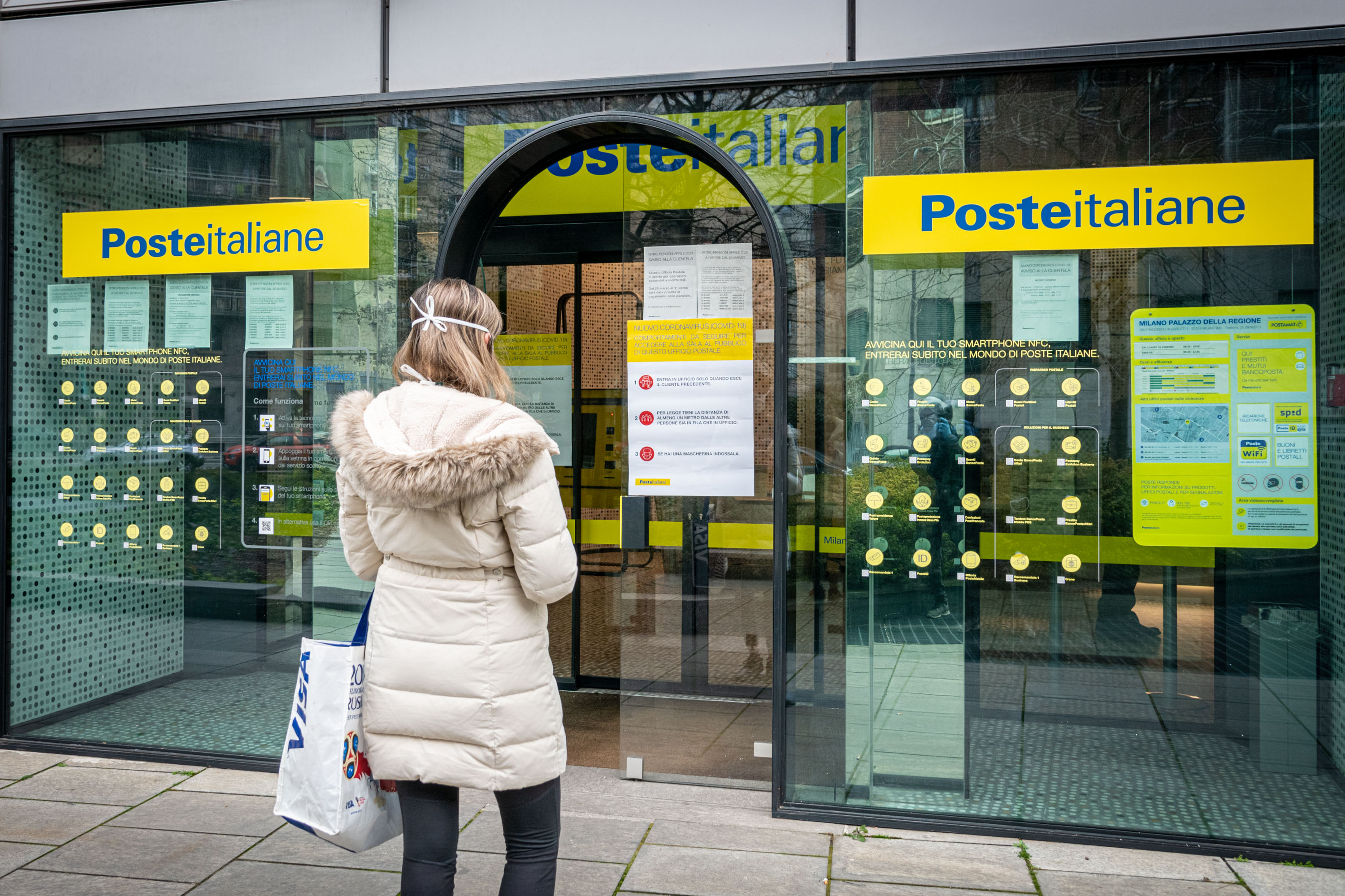 Poste Italiane, bonus da 1000 euro a tutti i dipendenti a novembre