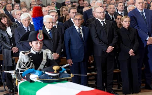 Padova - Il Presidente della Repubblica Sergio Mattarella alle esequie di Stato del Brigadiere capo Valerio Daprà, del Carabiniere scelto Davide Bernardello e del Luogotenente Marco Piffari, oggi 17 ottobre 2025.
(Foto di Paolo Giandotti - Ufficio Stampa per la Stampa e la Comunicazione della Presidenza della Repubblica)