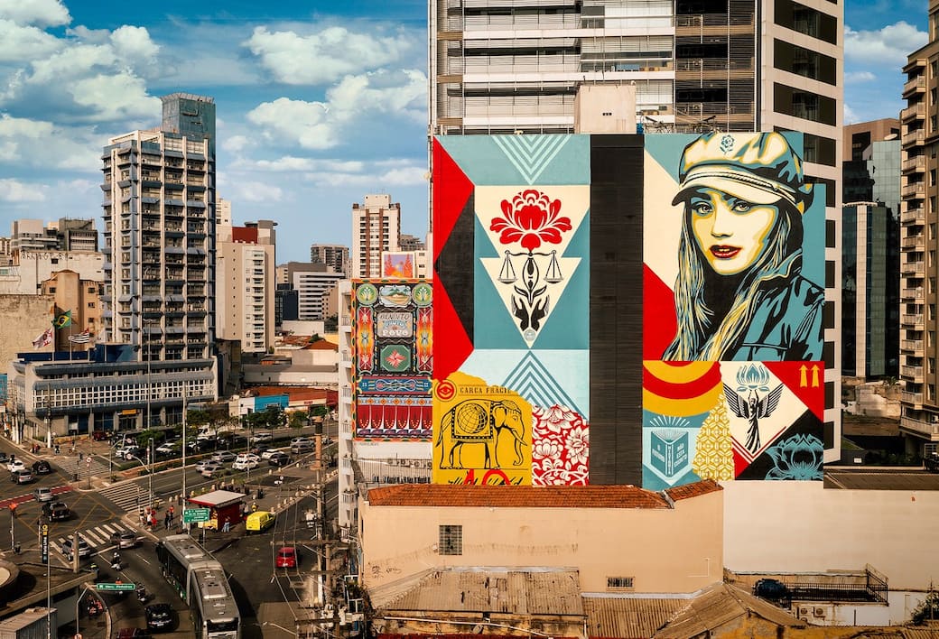 Shepard_Fairey_Carga_Frágil_(2021)_São_Paulo_-_Brazil_Courtesy_Artist_ObeyGiant.com_Photographer_Jon_Furlong.jpeg