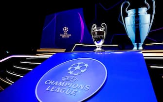 epa10137955 The trophy of the Champions League seen on the stage prior to the UEFA Champions League group stage draw 2022/23 in Istanbul, Turkey, 25 August 2022.  EPA/SEDAT SUNA