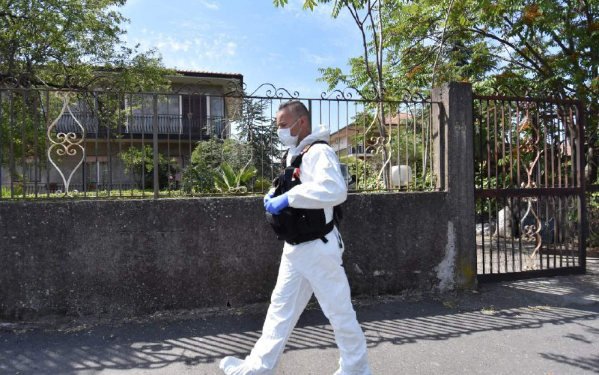 La casa della mamma di Elena e il sopralluogo dei ris