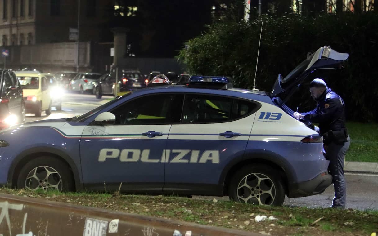 milano uccide in casa la compagna 29enne e tenta il suicidio vicini chiamano i soccorsi