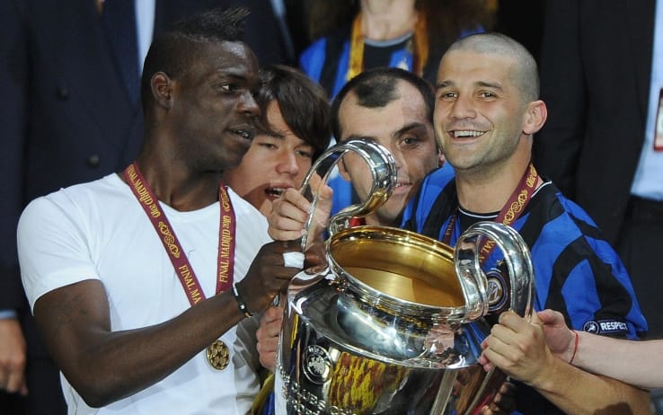 Chivu con la Champions 2010