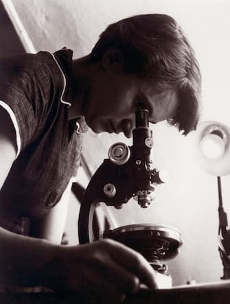 Rosalind Elsie Franklin (1920-1958) was a British chemist and crystallographer who is best known for her role in the discovery of the structure of DNA. 1955. (Photo by: Universal History Archive/Universal Images Group via Getty Images)