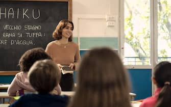 Storia della mia famiglia. Cristiana Dell'Anna as Maria in episode 105 of Storia della mia famiglia. Cr. Claudia Sicuranza/Netflix © 2025