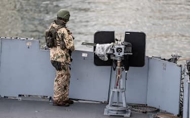 PRODUCTION - 19 October 2023, Lebanon, Beirut: A soldier stands in the port of Beirut on the German Navy corvette "Oldenburg," which is a contribution to the UN mission Unifil. Defense Minister Pistorius has arrived in Lebanon for a visit to learn about the growing tensions in the Middle East. Photo: Fabian Sommer/dpa (Photo by Fabian Sommer/picture alliance via Getty Images)