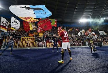 Roma√?s Gianluca Mancini celebrates the victory during the Serie A soccer match between AS Roma and SS Lazio at the Olimpico stadium in Rome, Italy, 6 April 2024. ANSA/RICCARDO ANTIMIANI