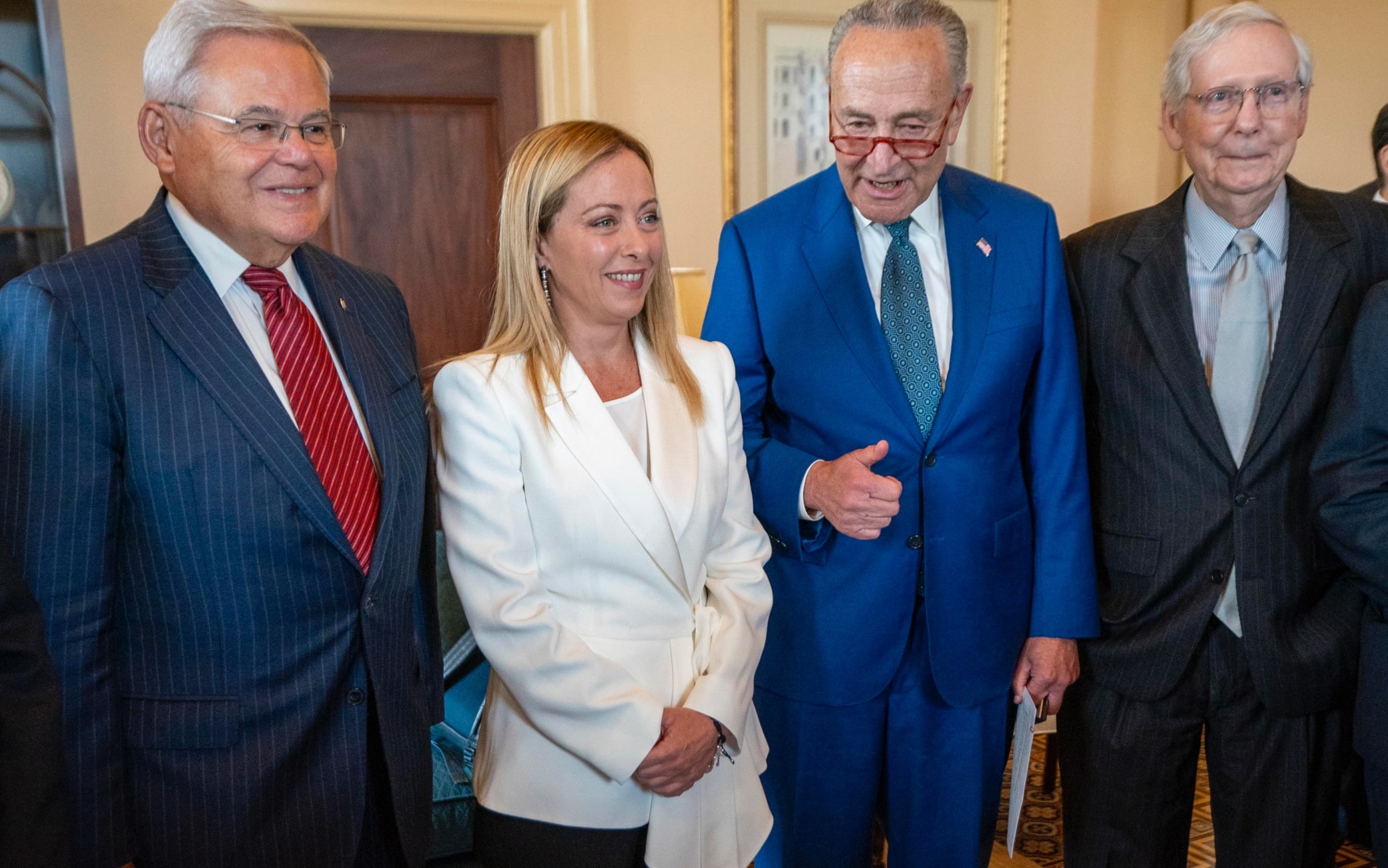 Giorgia Meloni con i leader del Senato Chuck Schumer e Mitch McConnell e il senatore repubblicano Bob Menendez