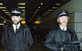 Armed police officers at Heathrow Airport in the wake of December's terrorist attacks on airports in Rome and Vienna by the Abu Nidal Organization, 21st January 1986. (Photo by Fox Photos/Hulton Archive/Getty Images)