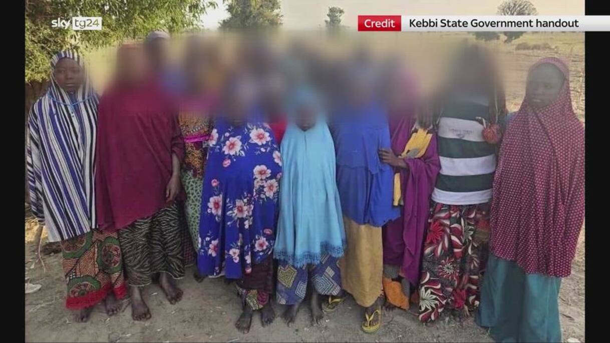 Nigeria, liberate le 24 ragazze rapite a Kebbi | Video Sky TG24