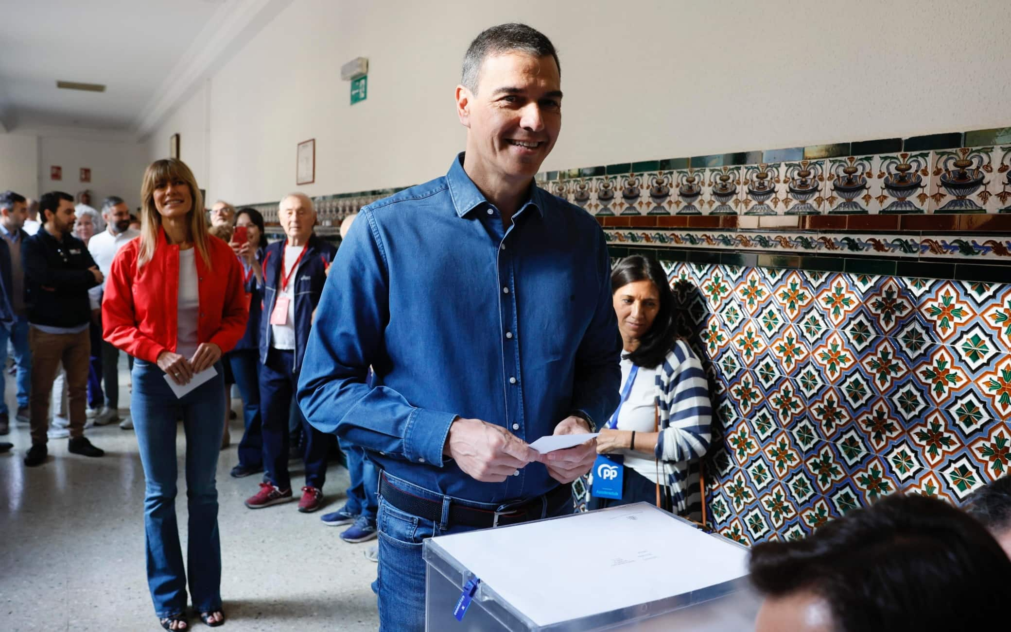 Pedro Sanchez alle urne