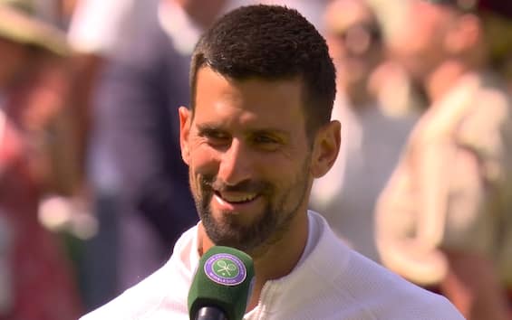 https://static.sky.it/editorialimages/125a91f1c4f16c0580d694872da9a6914103cc23/skysport/it/tennis/video/2025/07/03/djokovic-wimbledon-intervista-margarita-video/djokovic_screen_2.jpg?im=Resize,width=565