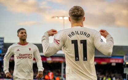 Hojlund e lo United non si fermano: 2-1 al Luton