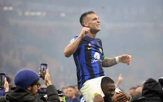 Inter Milan’s Lautaro Martinez  jubilates at the end of  the Italian serie A soccer match between AC Milan and Inter at Giuseppe Meazza stadium in Milan, 22 April  2024.
ANSA / MATTEO BAZZI
