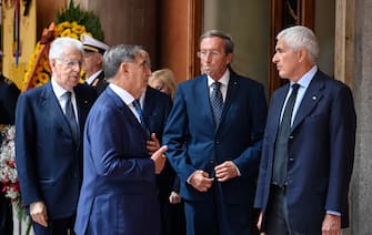 (S-D) Mario Monti, il presidente del Senato, Ignazio La Russa, Gianfranco Fini e Pier Ferdinando Casini durante la camera ardente diellÕex presidente della Repubblica Giorgio Napolitano in Senato, Roma, 24 settembre 2023. ANSA/RICCARDO ANTIMIANI