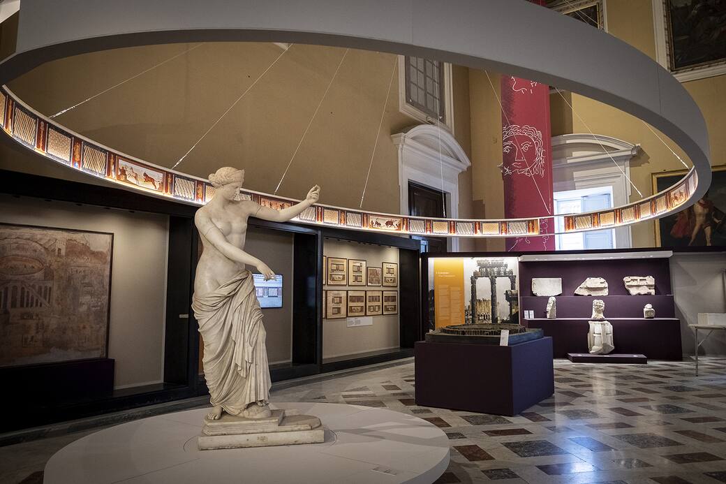 Gladiatori_exhibition_view_at_MANN_Napoli_2021._Photo_Valentina_Cosentino.jpg