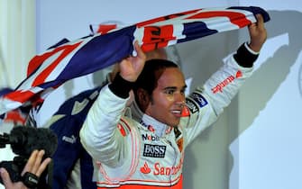Lewis Hamilton festeggia la conquista del primo titolo mondiale nel 2008