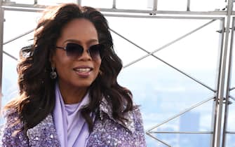 The cast of The Color Purple light the Empire State Building Purple celebrating itÕs release in New York City

Featuring: Oprah Winfrey
Where: New York City, New York, United States
When: 12 Dec 2023
Credit: mpi099/Media Punch/INSTARimages