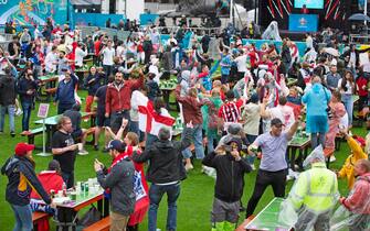 Tifosi prima della finale di Euro 2020 a Londra