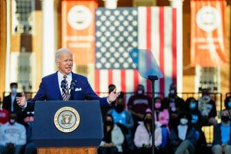 “Siamo di fronte al più grande test per la nostra democrazia dai tempi della Guerra Civile. La battaglia per la democrazia e per il futuro dell’America non è finita e io fermerò il grave attacco sferrato contro il diritto di voto in America”: così Biden ad Atlanta