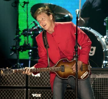 Paul McCartney, “Wonderful Christmastime”