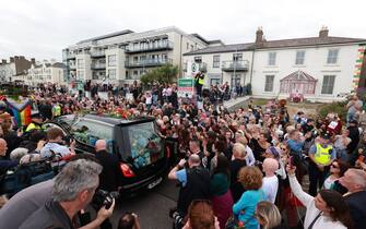 Il corteo durante i funerali di Sinéad O Connor