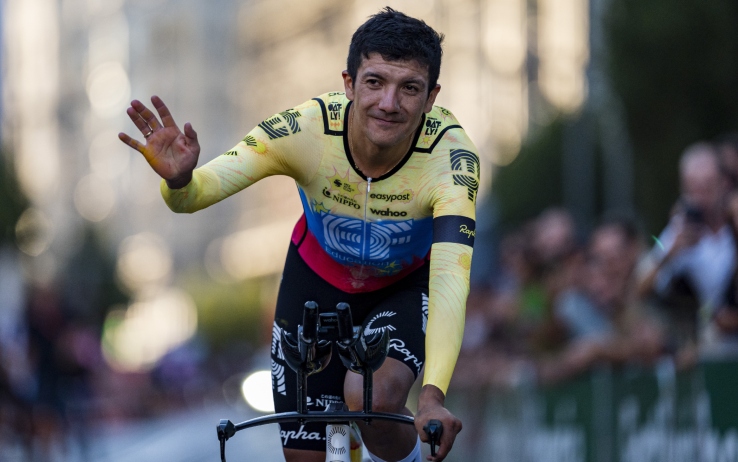 Carapaz salta il Mondiale per motivi familiari